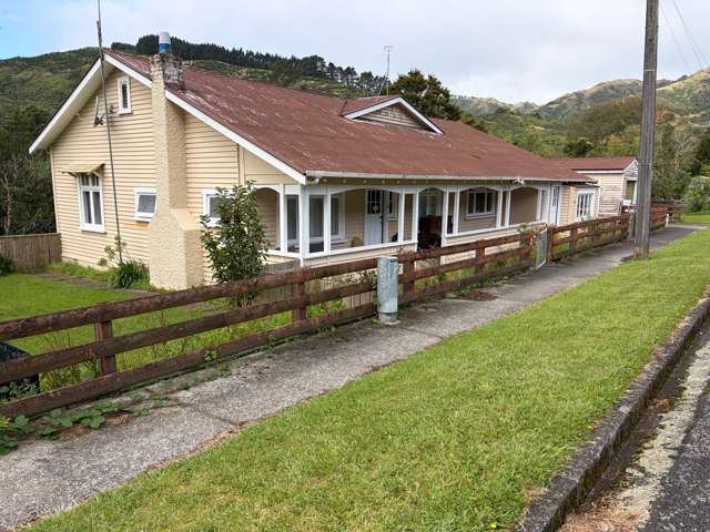 Mortgagee sale - must be sold 