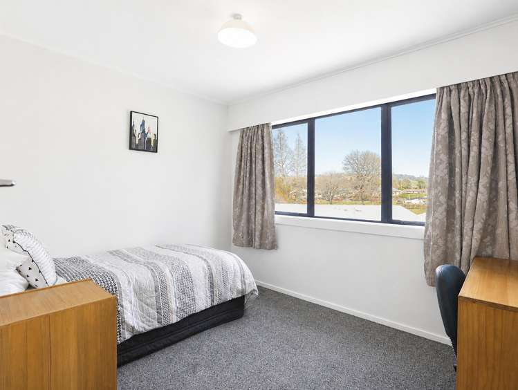 16 Joanne Crescent Pukehangi_9