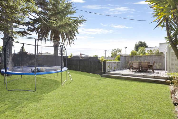 1/51 Lancaster Road Beach Haven_12