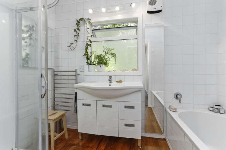 64 Woodfern Crescent Titirangi_14