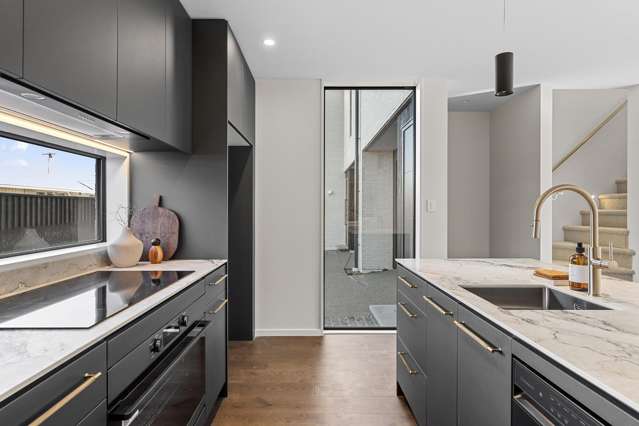 2 and 3/34 Gordon Avenue St Albans_4