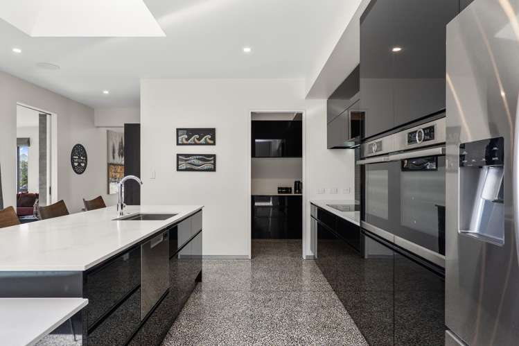 13 Carnaveron Drive Lincoln_4