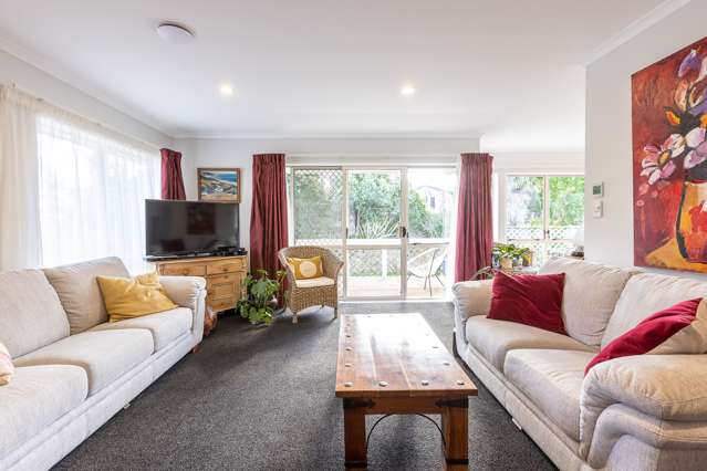 2/30 Ngarimu Crescent Taradale_1