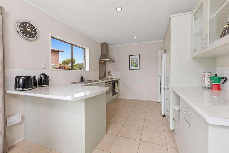 Flat 1/20 Pine Road Orewa_13