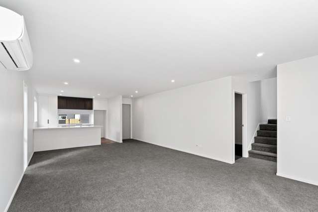  5 Selkirk Lane Hamilton Lake_2