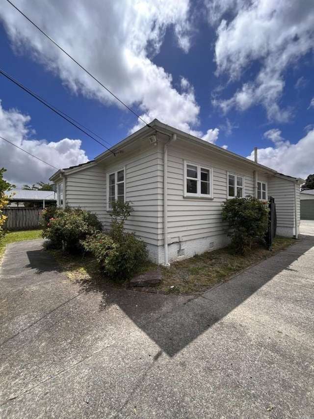3 Bedrooms home with large garage and land