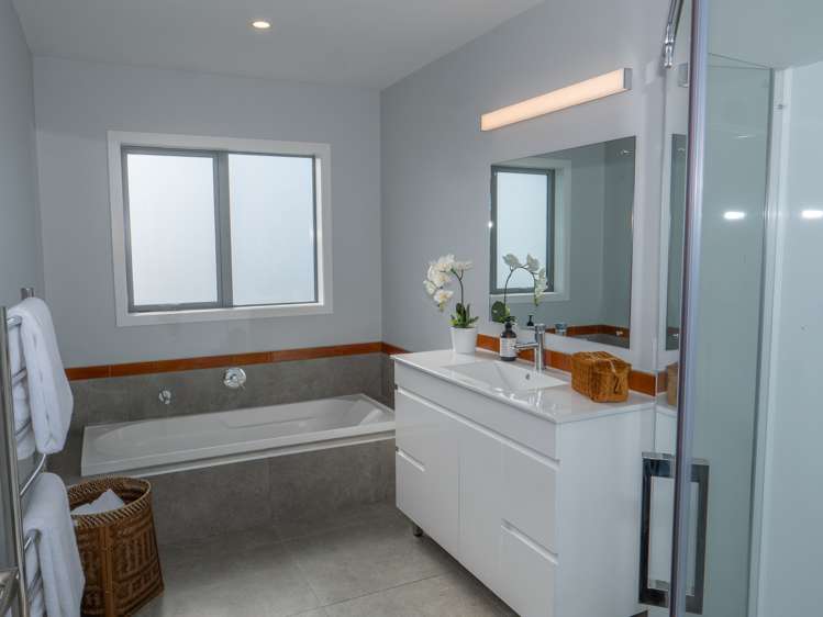 3 Sunrise Place Cable Bay_16