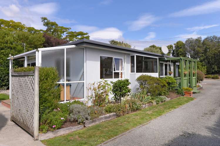 139 Saxton Road Stoke_1