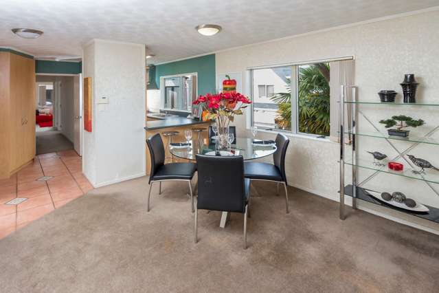 1/152 Bradbury Road Botany Downs_1