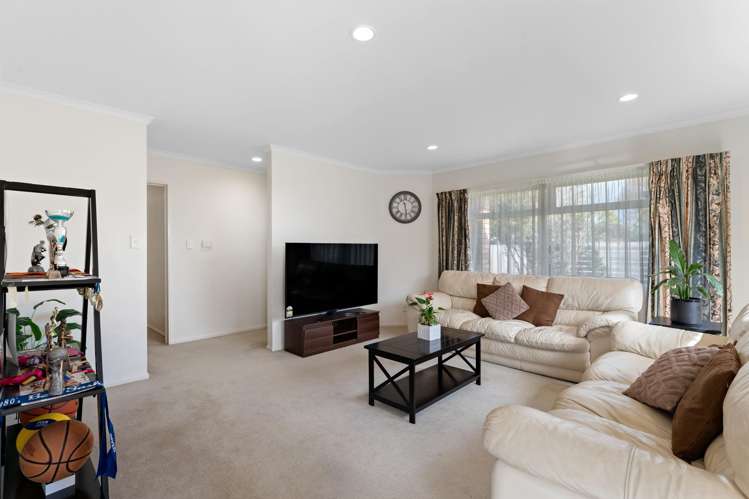 1/64 Riverside Road Orewa_1