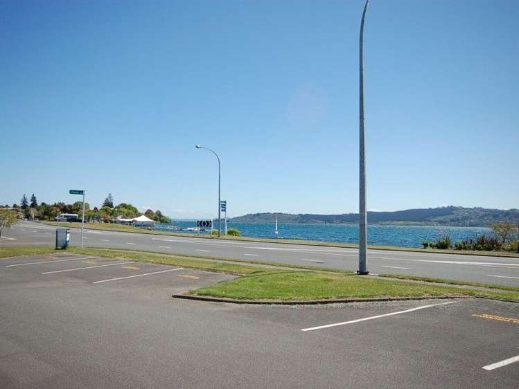 4/300 Lake Terrace Taupo_5