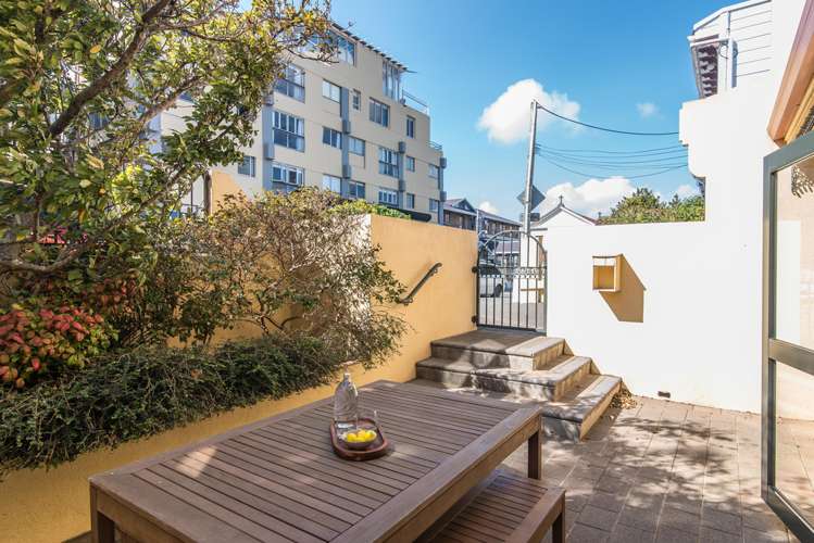 85 Hill Street Thorndon_10