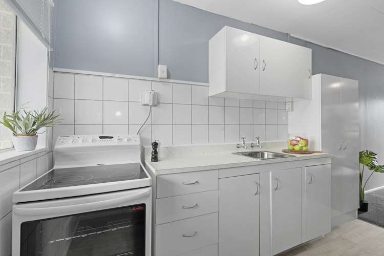 2/37 Merton Street Trentham_4