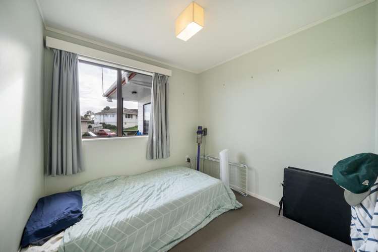 14 Penguin Grove Waitangirua_9
