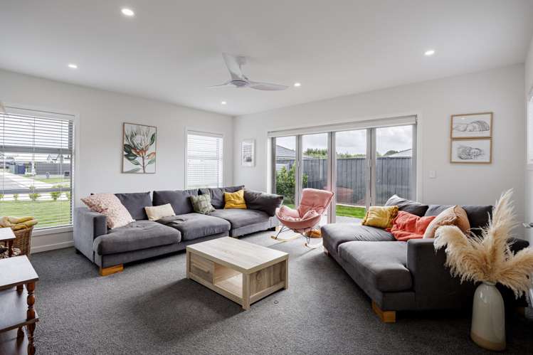 35 Arihi Crescent Frimley_4