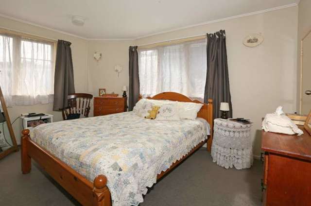 25b Chorley Avenue Massey_2