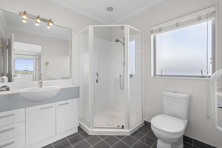 60 Chesterfield Way Orewa_28