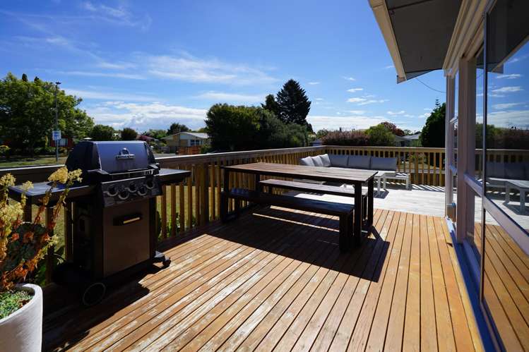 32 Resthill Crescent Glenview_15