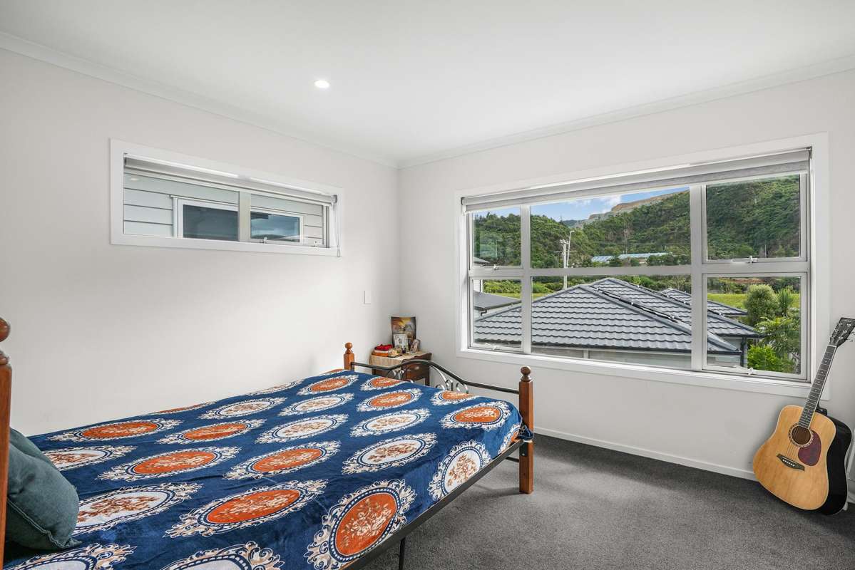 12 Ronalds Way_2
