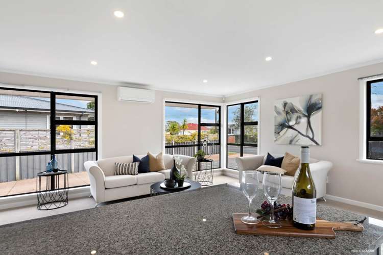 15 Royal View Road Te Atatu South_6