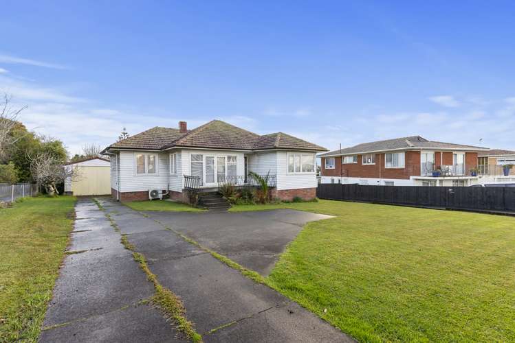 4208 Great North Road Glendene_24