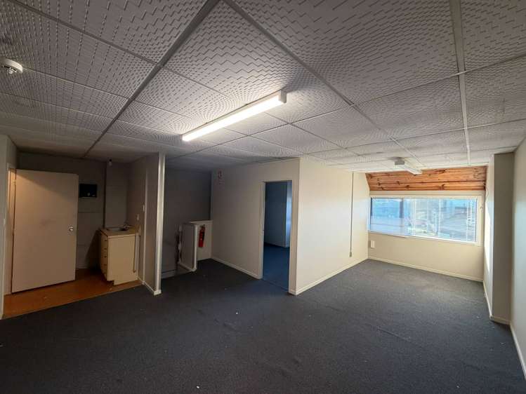 B/7 Waipareira Avenue Henderson North_12