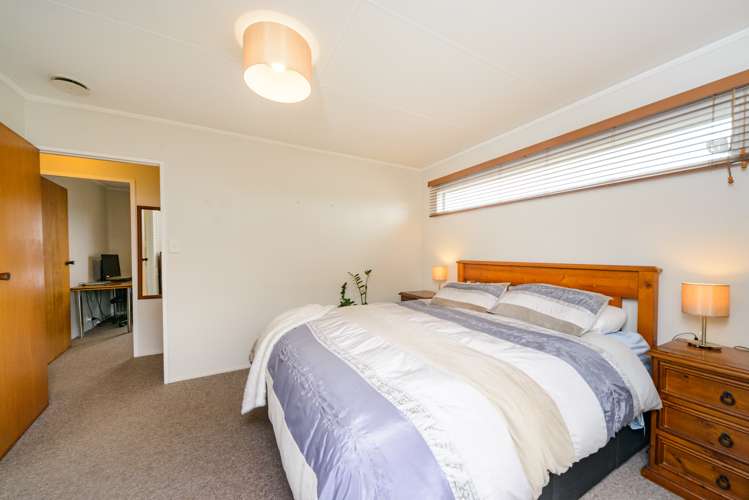 12 Walker Crescent Bulls_16