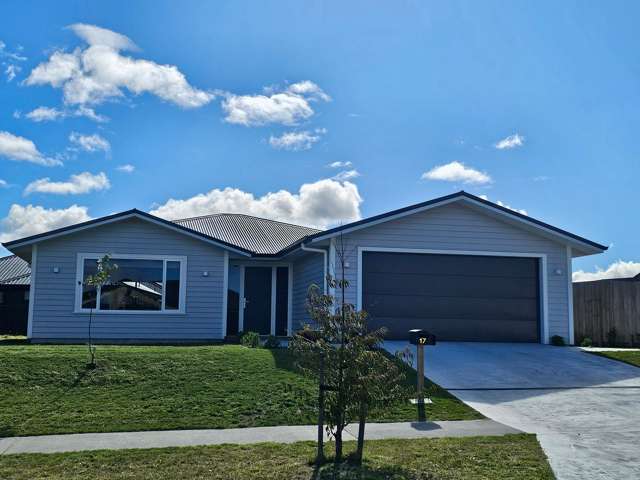 Like New, 3 Bedroom home in Nga Roto Estate