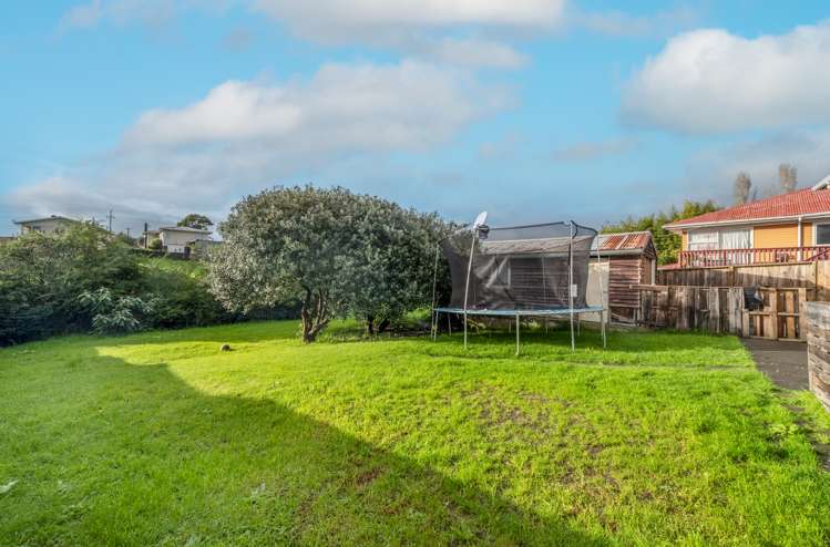 6 Tindall Crescent Otara_11