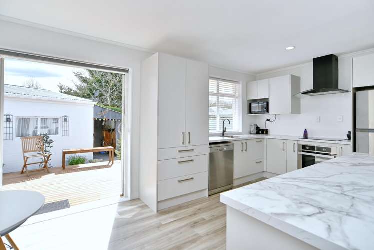 7 Barclay Place Burwood_2