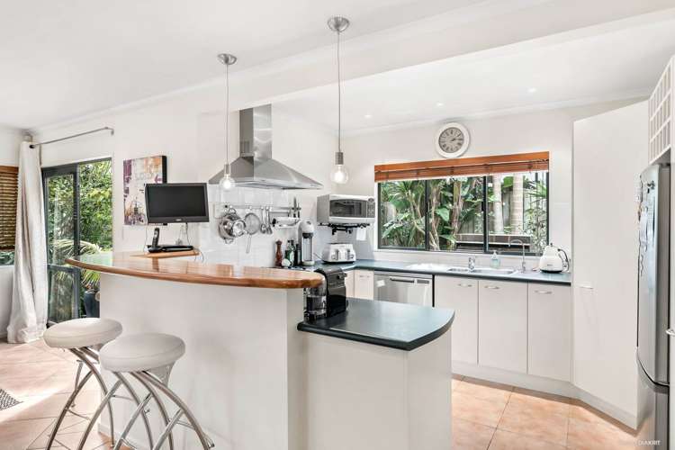 2/61 Selwyn Crescent Forrest Hill_5