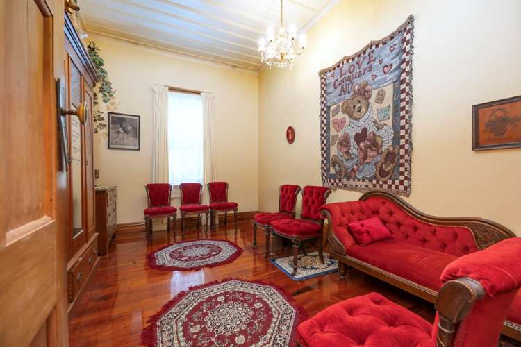 1192 Huia Road Huia_11