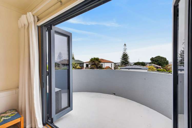 34 The Esplanade Westshore_16