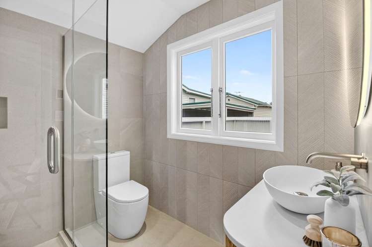 10 Joan Street Pt Chevalier_14