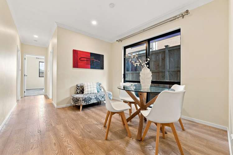 3 Golden Avenue Flat Bush_16