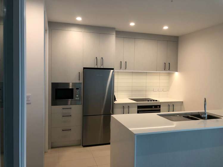 904/8 Waikumete Road Glen Eden_3