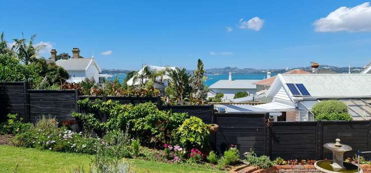 8 Cheltenham Road Devonport_15