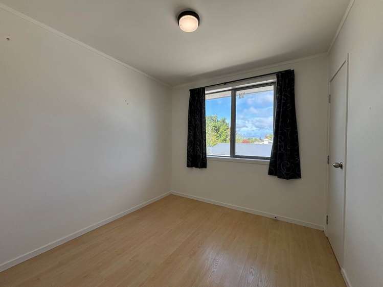 1/4 Preston Avenue Mount Albert_9