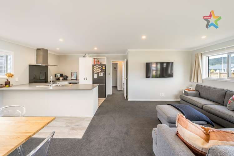 2 Ron Fawcett Way Wainuiomata_7