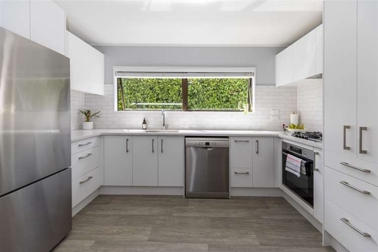 1/25a Beach Road Te Atatu Peninsula_9