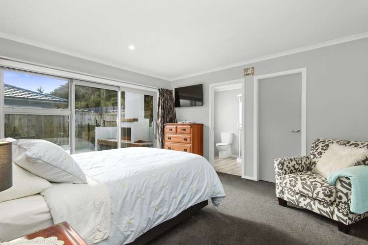 7 Barry Groucott Grove Wainuiomata_8