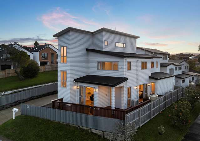STANDALONE! 258M2! Double Garage!
