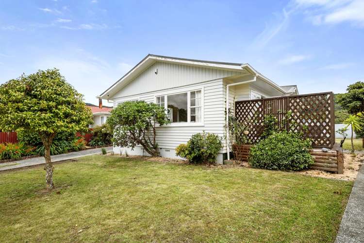 27 Momona Street Wainuiomata_0