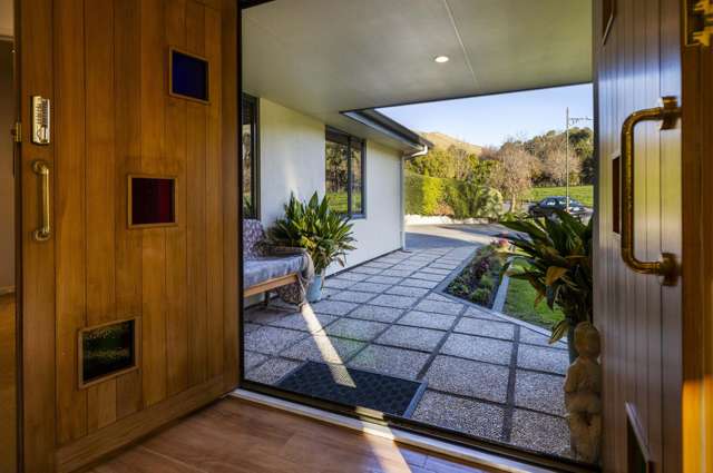 Big Home, Good Parking,  With Hill Views