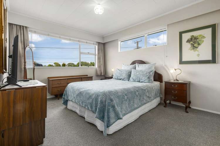 635 Queen Street East Levin_11