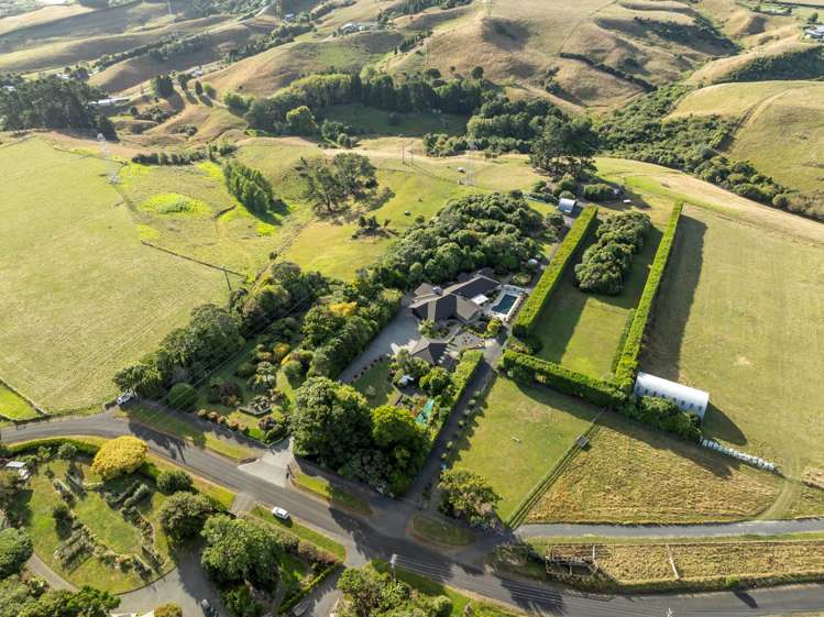 61 Puketutu Road Bombay_2