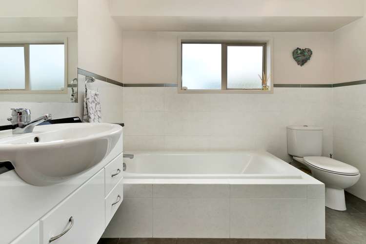 45 Oliver Street Point Chevalier_12