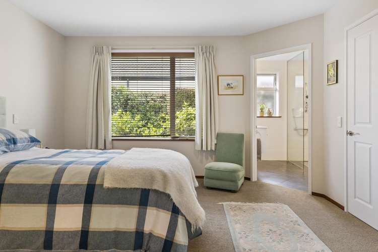 53 Chateau Crescent Rangatira Park_18