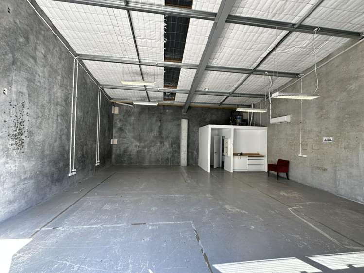 2/1013 Ferry Road Ferrymead_1