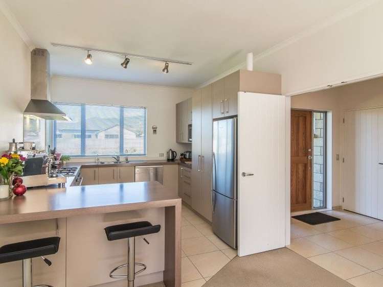 1 Telford Way Raumati Beach_4